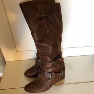 Not rated boots size 8.5